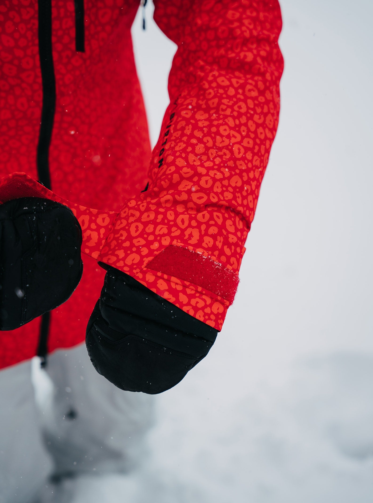 Burton Women's [ak] Upshift GORE-TEX 2L Jacket | The